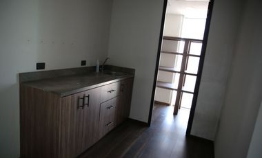 Oficina en renta con acabados de Lujo en Angelópolis Puebla, ideal para corporativo.