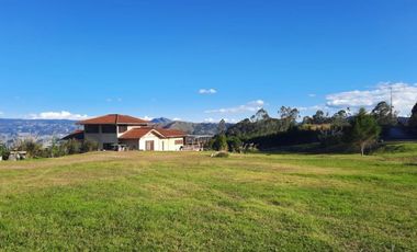 Lujosa casa amoblada en alquiler a 15 minutos de Ricaurte