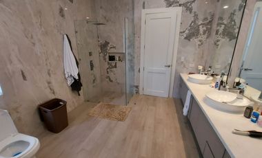 Samborondon, Venta de Lujosa Casa 5 Dorm Amoblada con Piscina Vista Al Lago