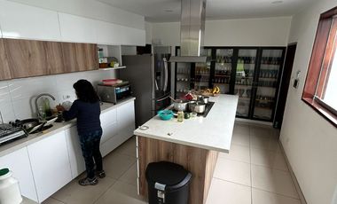 VENDO LINDA CASA, SUPER PRECIO!, AV LAGUNA GRANDE, LA MOLINA