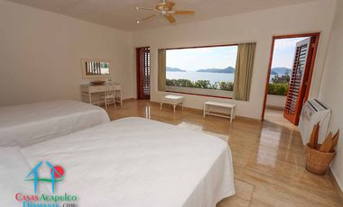 Hermosa casa con terraza con asoleadero, alberca y vistas al mar