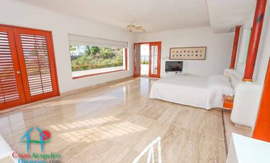 Hermosa casa con terraza con asoleadero, alberca y vistas al mar
