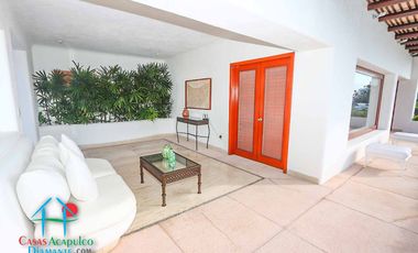 Hermosa casa con terraza con asoleadero, alberca y vistas al mar