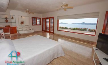 Hermosa casa con terraza con asoleadero, alberca y vistas al mar