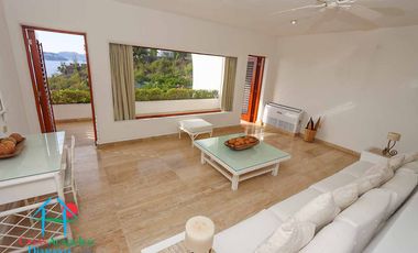 Hermosa casa con terraza con asoleadero, alberca y vistas al mar