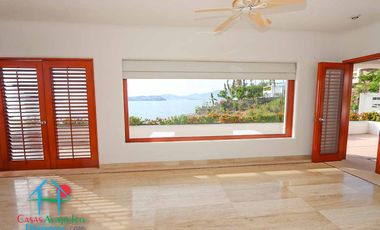 Hermosa casa con terraza con asoleadero, alberca y vistas al mar