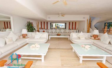 Hermosa casa con terraza con asoleadero, alberca y vistas al mar