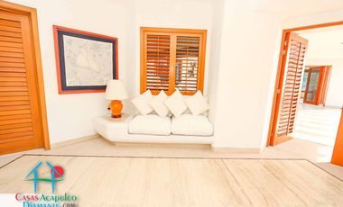 Hermosa casa con terraza con asoleadero, alberca y vistas al mar