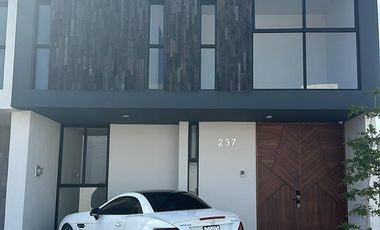 Se vende casa en Capital Norte