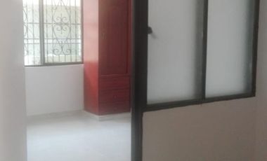 VENDO HERMOSA Y RENTABLE CASA DE 2 PISOS, EN EL SEGUNDO PISO TIENE 2 APTOS. INDEPENDIENTES UBICADA EN BARRIO FLORESTA  DE NEIVA HUILA  AL LADO DE LA C