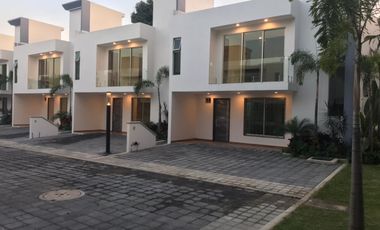 Casa de lujo 3 recámaras con alberca  en conjunto de 10 casas, centro de Jiutepec Mor.