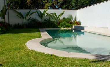 Casa de lujo 3 recámaras con alberca  en conjunto de 10 casas, centro de Jiutepec Mor.