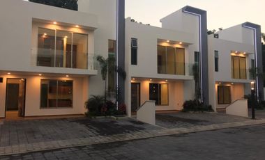 Casa de lujo 3 recámaras con alberca  en conjunto de 10 casas, centro de Jiutepec Mor.