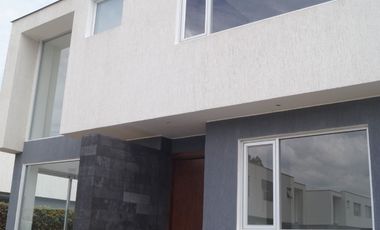 CASA DE VENTA DE 3 DORMITORIOS, TUMBACO, LA MORITA,  ECUADOR QUITO $265.000