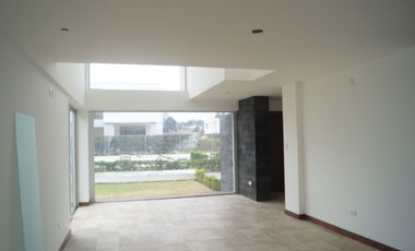 CASA DE VENTA DE 3 DORMITORIOS, TUMBACO, LA MORITA,  ECUADOR QUITO $265.000