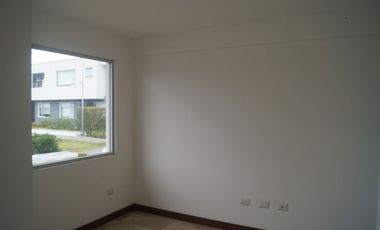 CASA DE VENTA DE 3 DORMITORIOS, TUMBACO, LA MORITA,  ECUADOR QUITO $265.000