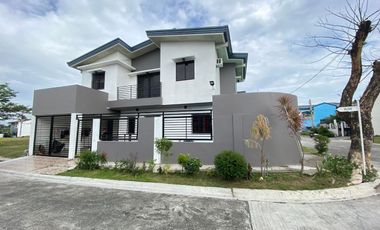 3 Bedrooms Semi-furnished House with Pool for RENT isnide Secured Subd. Located in Angeles City.