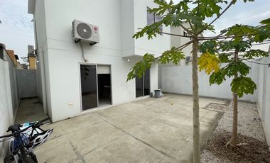 En venta casa en Urb. La Joya en Topacio de Estreno.