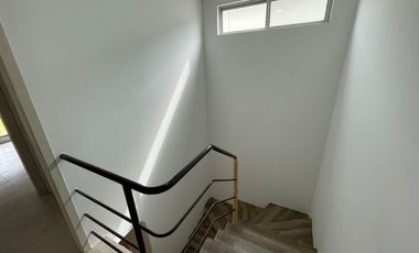 En venta casa en Urb. La Joya en Topacio de Estreno.