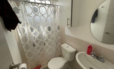 En venta casa en Urb. La Joya en Topacio de Estreno.