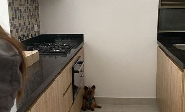 Arrienda apartamento 71m2 en Prado Veraniego, 3 habitaciones, 2 baños