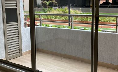 Arrienda apartamento 71m2 en Prado Veraniego, 3 habitaciones, 2 baños