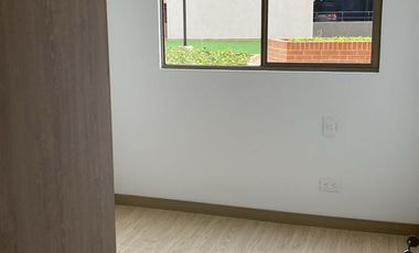 Arrienda apartamento 71m2 en Prado Veraniego, 3 habitaciones, 2 baños