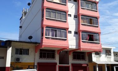 EN VENTA EDIFICIO RENTERO EN CALLES CARCHI Y CAMILO DESTRUGE