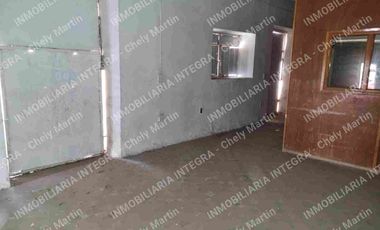 CASONA EN VENTA CON LOCAL EN PENJAMO, GTO. EXCELENTE UBICACION.  PATIO CENTRAL.UNA PLANTA.