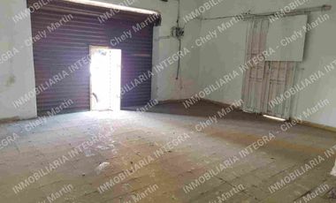 CASONA EN VENTA CON LOCAL EN PENJAMO, GTO. EXCELENTE UBICACION.  PATIO CENTRAL.UNA PLANTA.