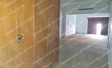 CASONA EN VENTA CON LOCAL EN PENJAMO, GTO. EXCELENTE UBICACION.  PATIO CENTRAL.UNA PLANTA.
