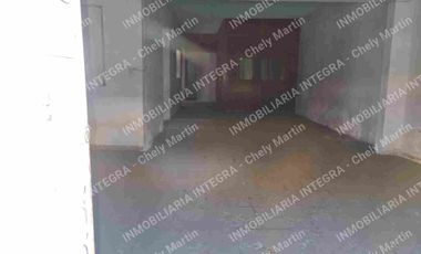 CASONA EN VENTA CON LOCAL EN PENJAMO, GTO. EXCELENTE UBICACION.  PATIO CENTRAL.UNA PLANTA.
