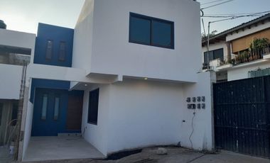 $2,700,000.00 ESTRENE MODERNA, DOBLE PORTÓN ELÉCTRICO,2 RECÁMARAS, 2 1/2 BAÑOS Y 2 GARAGES