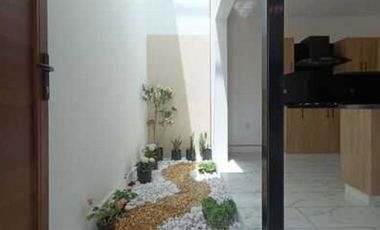 $2,700,000.00 ESTRENE MODERNA, DOBLE PORTÓN ELÉCTRICO,2 RECÁMARAS, 2 1/2 BAÑOS Y 2 GARAGES