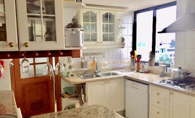 Vendemos amplio departamento dúplex a pasos de la Av. Alemania