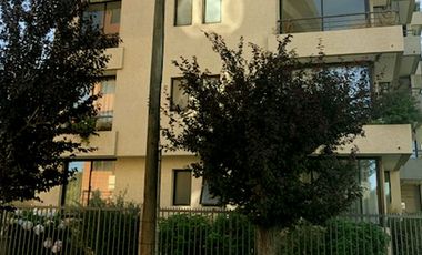 Vendemos amplio departamento dúplex a pasos de la Av. Alemania