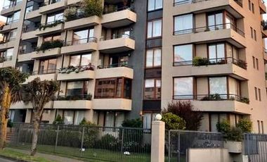 Vendemos amplio departamento dúplex a pasos de la Av. Alemania