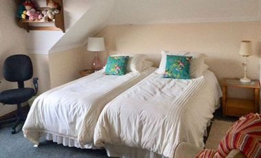 Vendemos amplio departamento dúplex a pasos de la Av. Alemania