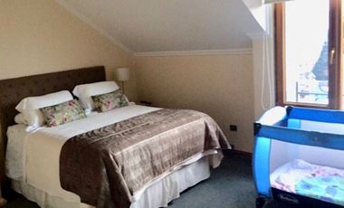 Vendemos amplio departamento dúplex a pasos de la Av. Alemania