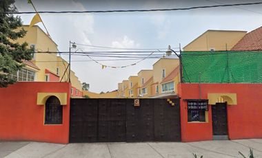 Oportunidad de Remate Bancario en Calle Mixcoatl 382, Santa Isabel Tola, Gustavo A. Madero-CDMX