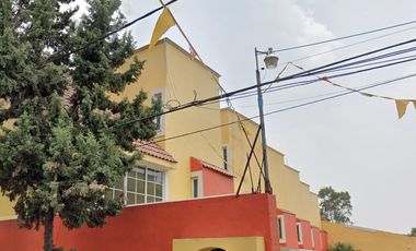 Oportunidad de Remate Bancario en Calle Mixcoatl 382, Santa Isabel Tola, Gustavo A. Madero-CDMX