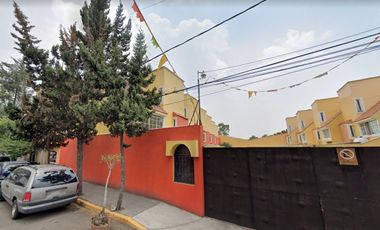 Oportunidad de Remate Bancario en Calle Mixcoatl 382, Santa Isabel Tola, Gustavo A. Madero-CDMX