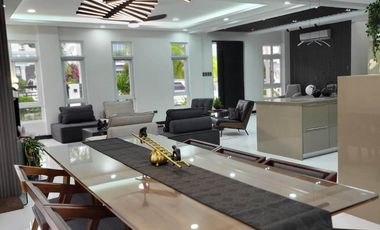 Furnished Corner Modern home in South Forbes