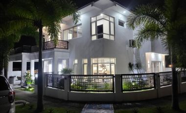 Furnished Corner Modern home in South Forbes
