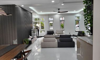 Furnished Corner Modern home in South Forbes