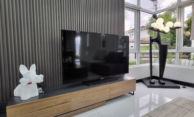Furnished Corner Modern home in South Forbes