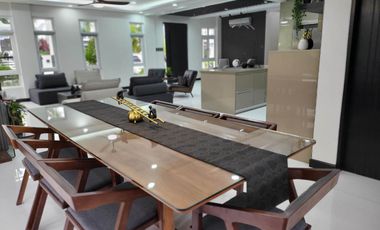 Furnished Corner Modern home in South Forbes