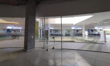 Se vende local en centro comercial UNICENTRO en la ciudad de Neiva