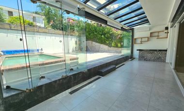 LAS CAÑADAS CASA EN VENTA CON ALBERCA EN ZONA TRANQUILA