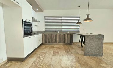 LAS CAÑADAS CASA EN VENTA CON ALBERCA EN ZONA TRANQUILA